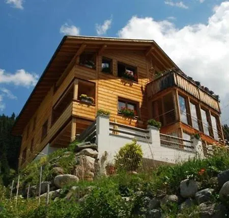 Chalet Sonnenschein * クラヴァーデル